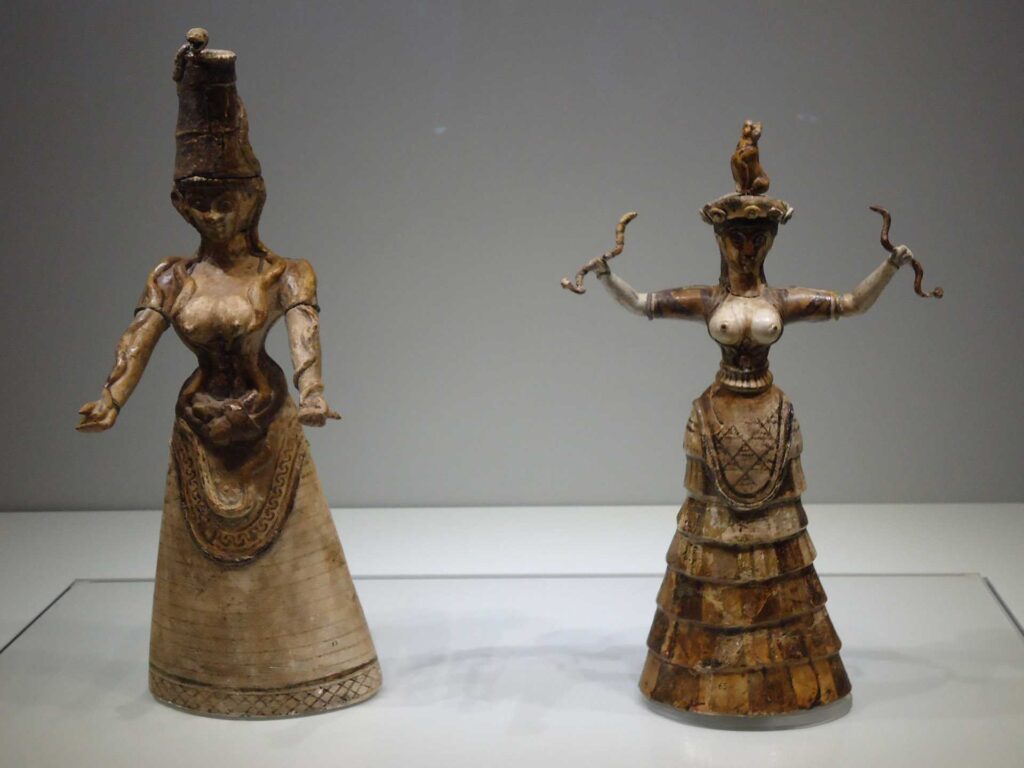 Snake goddesses, Archaeological Museum of Heraklion